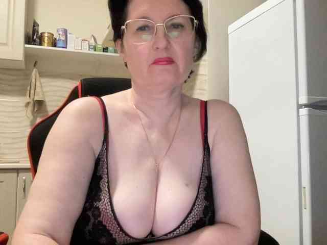 HotMilfPussy webcam