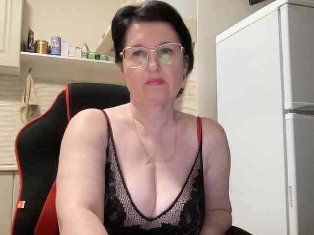 HotMilfPussy webcam