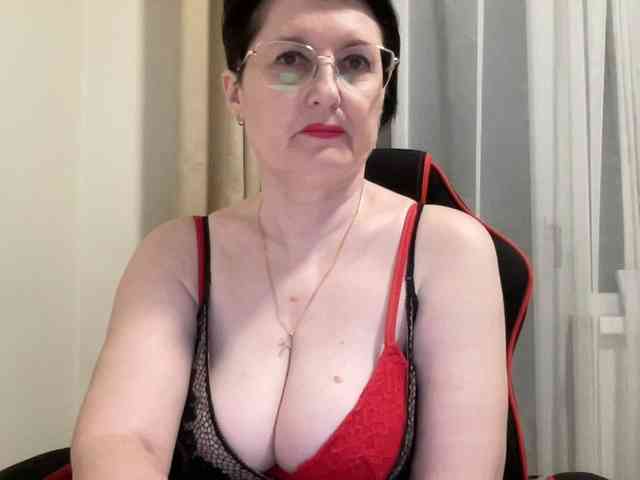 HotMilfPussy webcam