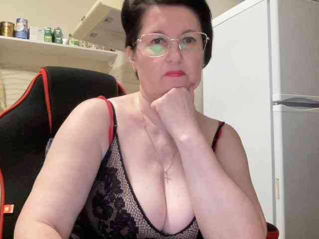 HotMilfPussy webcam