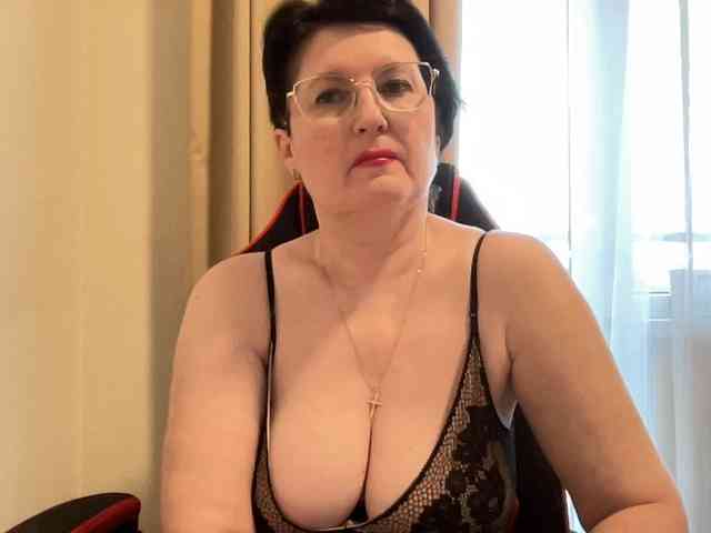HotMilfPussy webcam