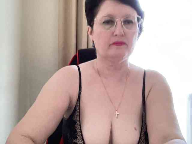 HotMilfPussy webcam