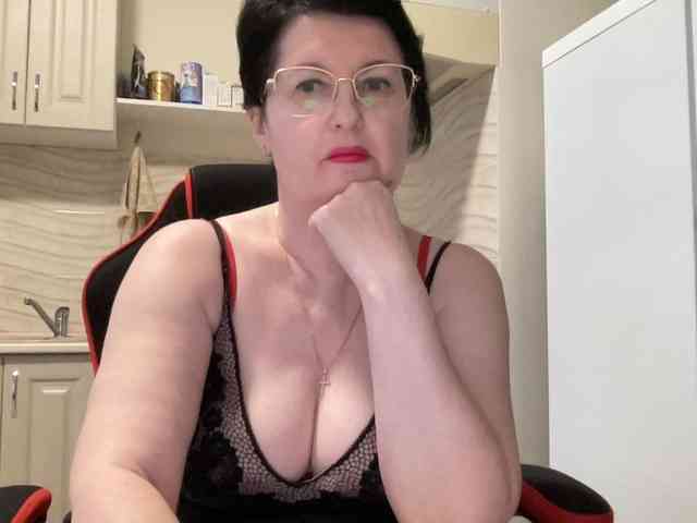 HotMilfPussy webcam