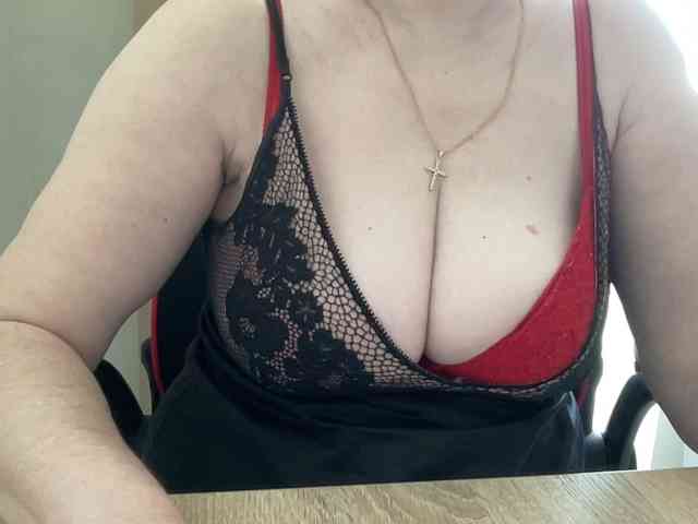 HotMilfPussy webcam