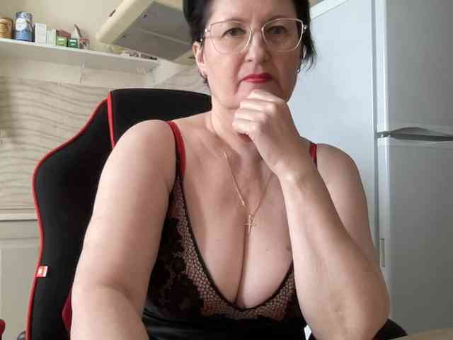 HotMilfPussy webcam