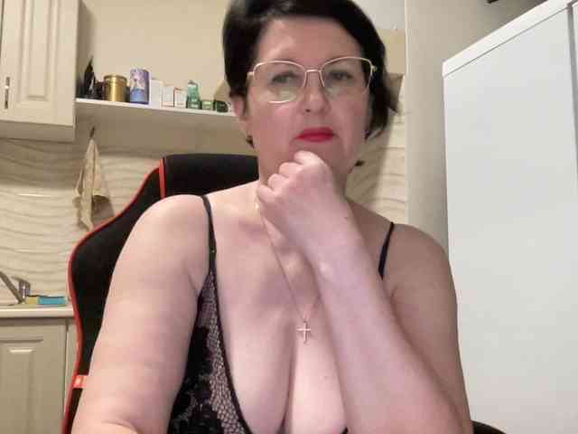HotMilfPussy webcam