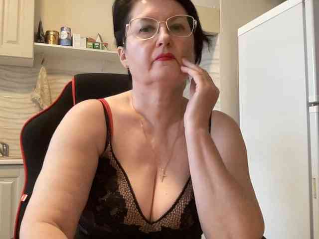 HotMilfPussy webcam