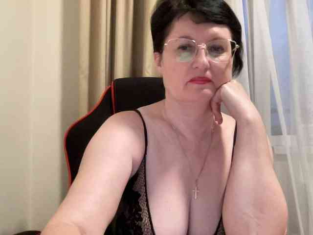 HotMilfPussy webcam