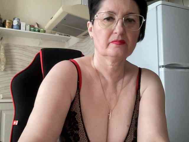 HotMilfPussy webcam