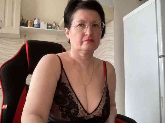 HotMilfPussy webcam