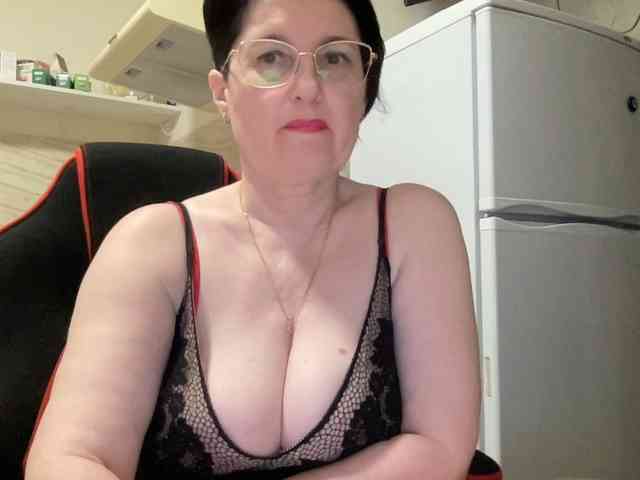 HotMilfPussy webcam
