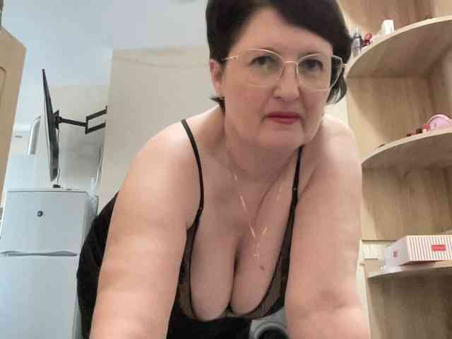 HotMilfPussy webcam