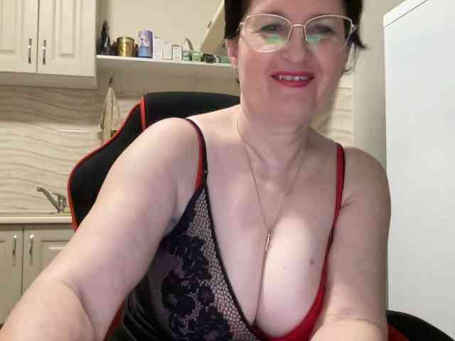 HotMilfPussy webcam