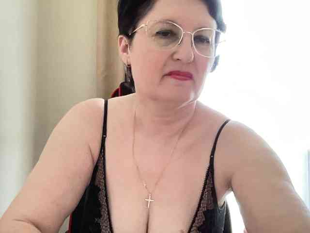 HotMilfPussy webcam