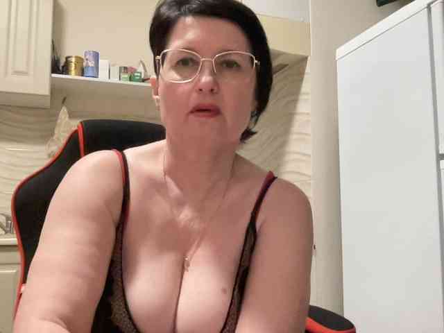 HotMilfPussy webcam