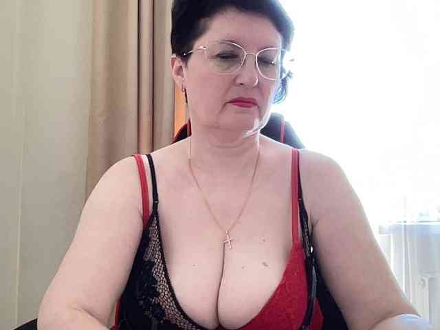 HotMilfPussy webcam