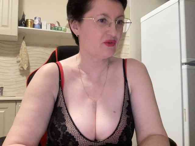 HotMilfPussy webcam