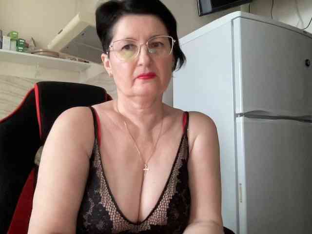 HotMilfPussy webcam