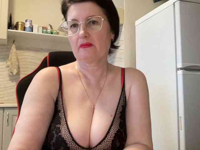 HotMilfPussy webcam