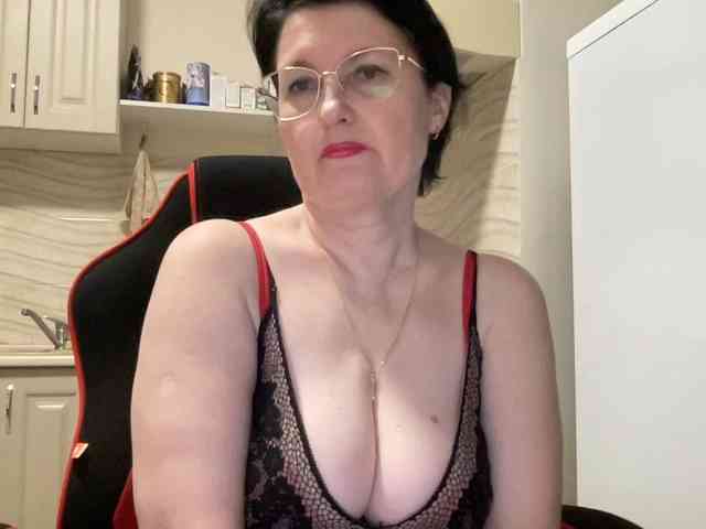 HotMilfPussy webcam