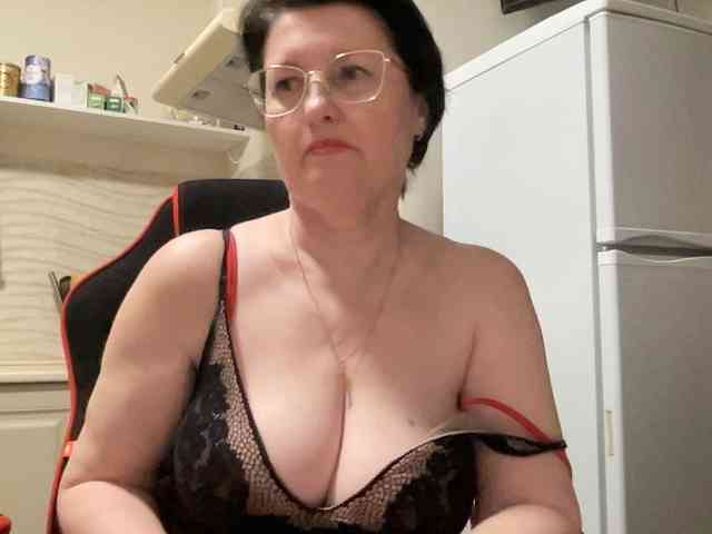 HotMilfPussy webcam