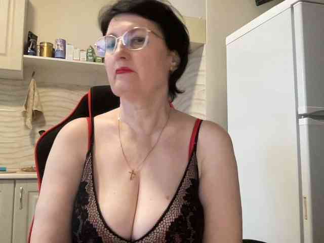 HotMilfPussy webcam