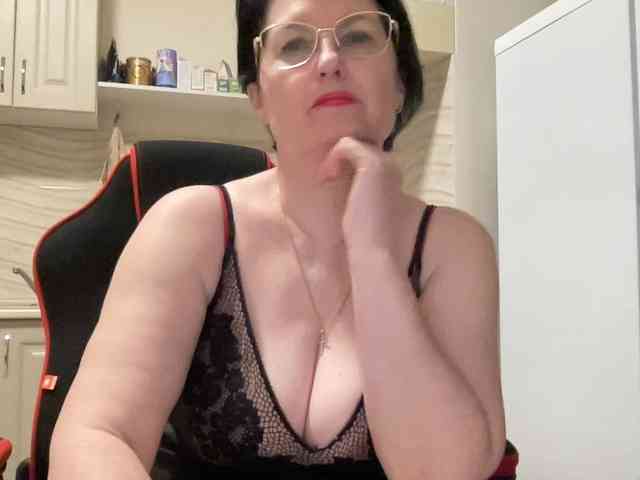 HotMilfPussy webcam