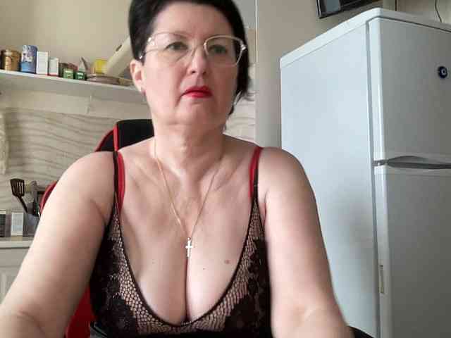HotMilfPussy webcam