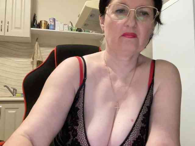 HotMilfPussy webcam