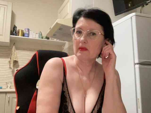 HotMilfPussy webcam