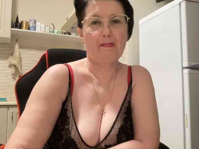 HotMilfPussy webcam