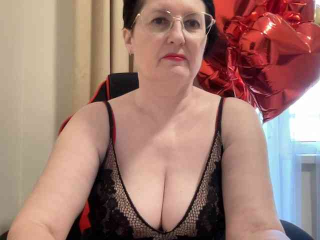 HotMilfPussy webcam