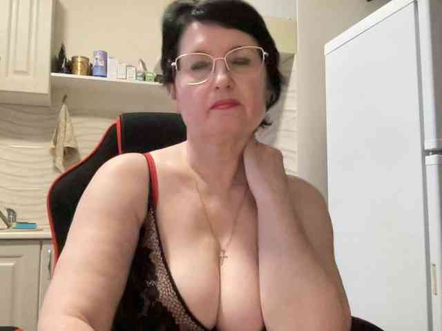 HotMilfPussy webcam