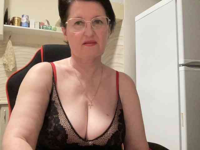 HotMilfPussy webcam