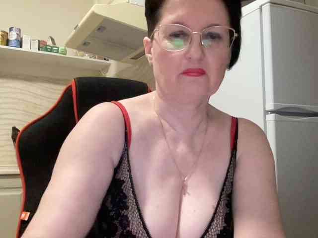 HotMilfPussy webcam