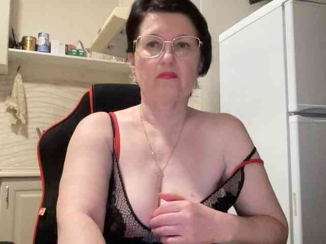 HotMilfPussy webcam