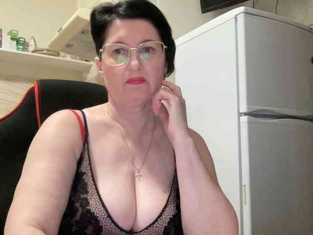 HotMilfPussy webcam