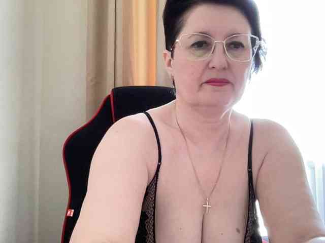 HotMilfPussy webcam