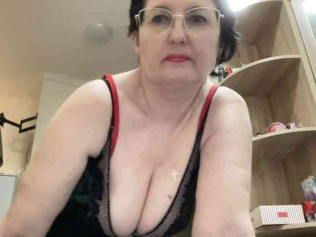 HotMilfPussy webcam