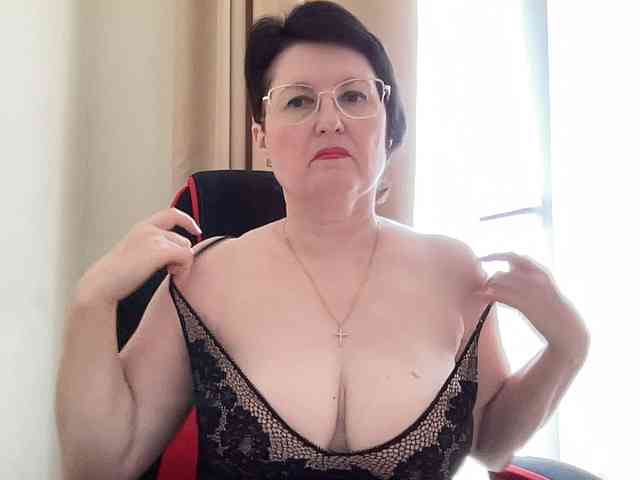 HotMilfPussy webcam