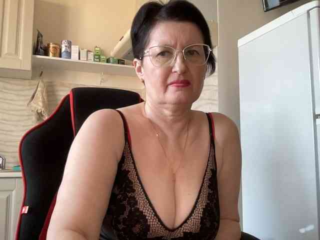 HotMilfPussy webcam