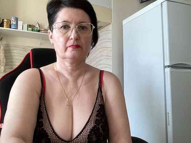 HotMilfPussy webcam
