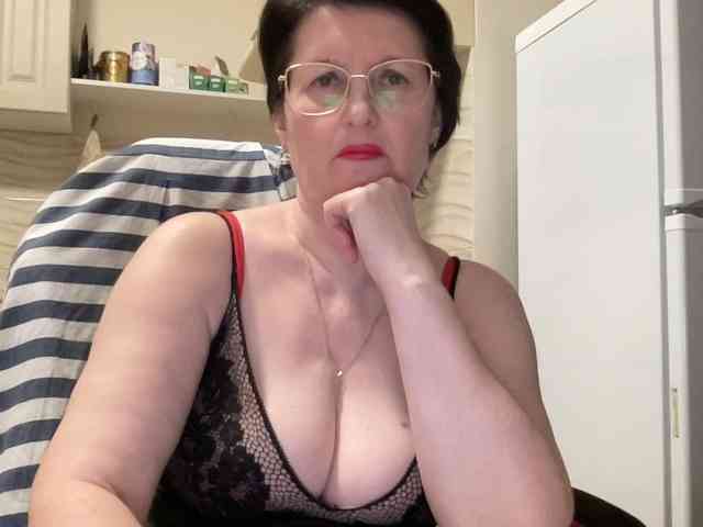 HotMilfPussy webcam
