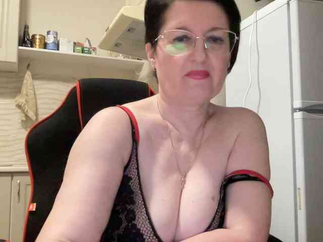HotMilfPussy webcam