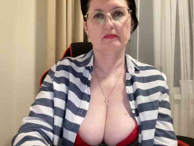 HotMilfPussy webcam