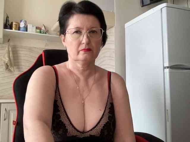 HotMilfPussy webcam