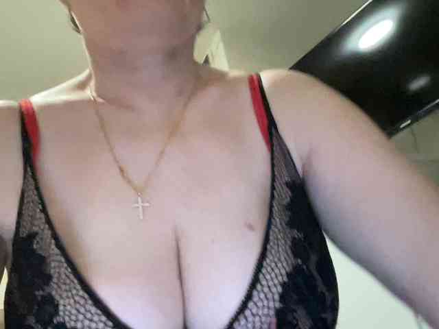 HotMilfPussy webcam