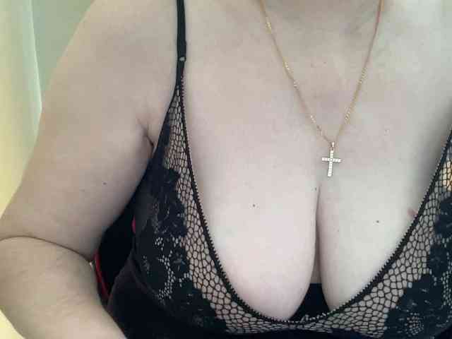 HotMilfPussy webcam