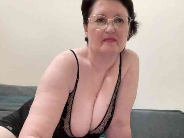 HotMilfPussy Live Webcam on BongaCams