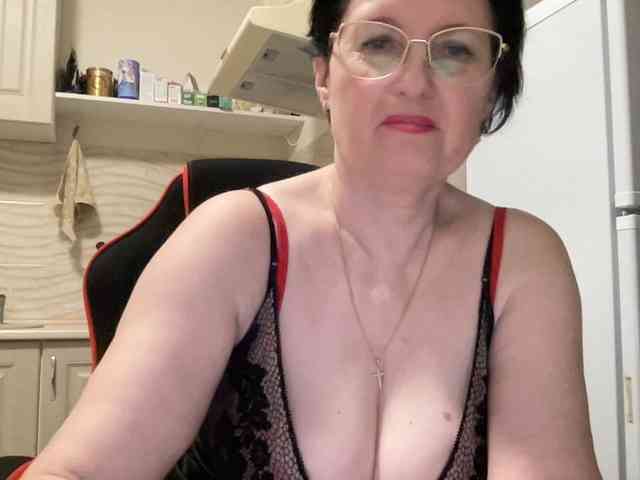 HotMilfPussy webcam